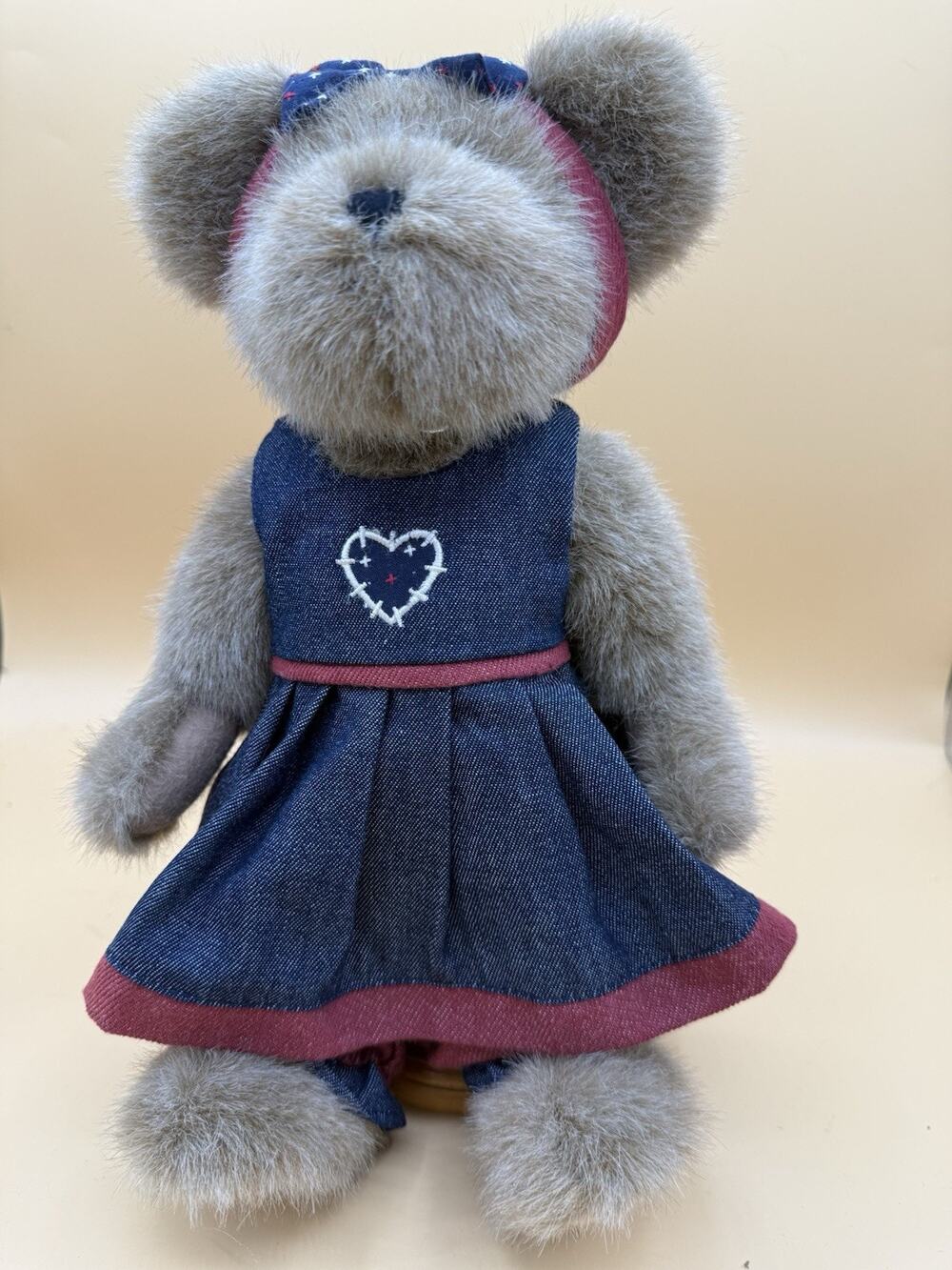Boyds Bears Head Bean Collection Plush Bear Denim Dress Wood Stand 9” Display